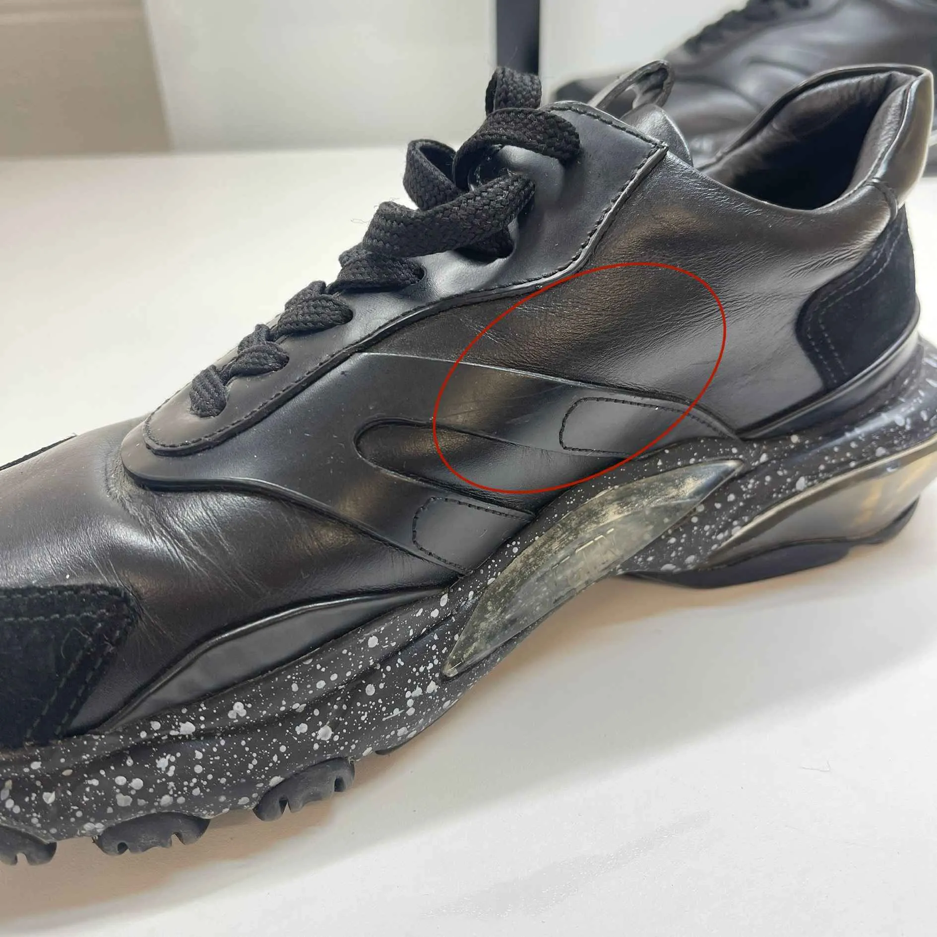 Men's Bounce Paint Splatter Sole Low Trainers Black Size EU 39 / UK 5